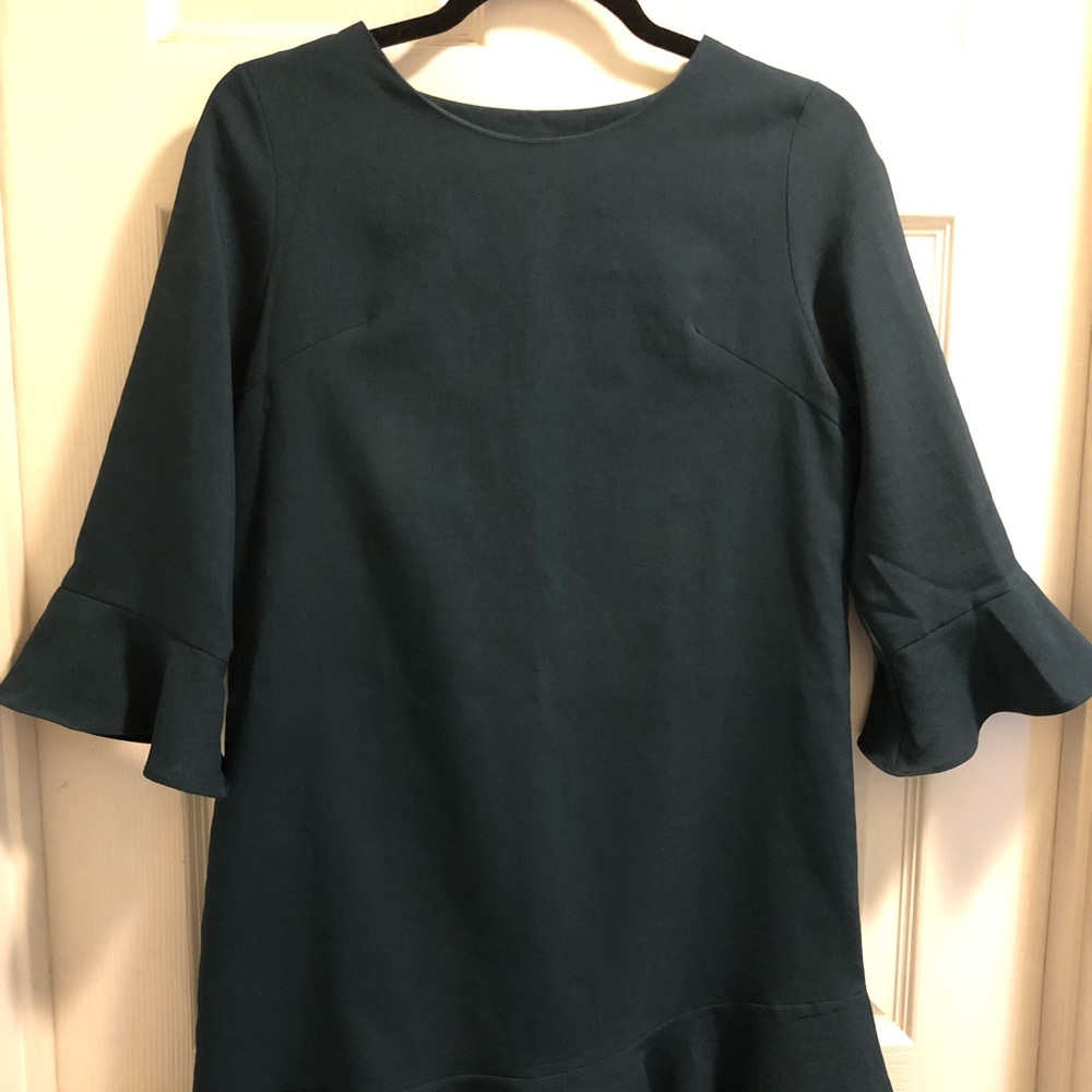 Bell sleeved shift dress